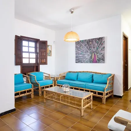 Home2book Amazing Sea Front House *