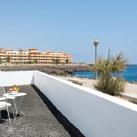 Home2book Amazing Sea Front House *