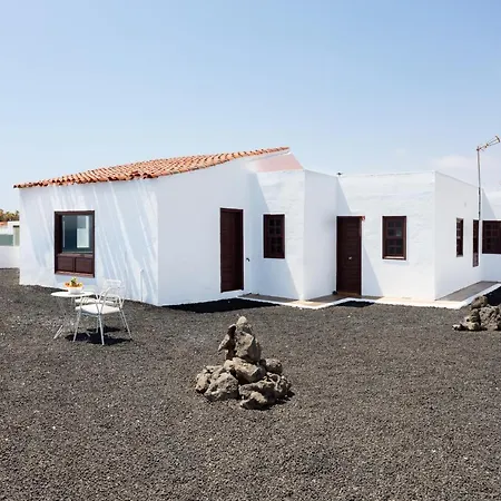 Home2book Amazing Sea Front House Ferienhaus *