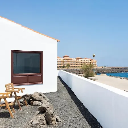 Home2book Amazing Sea Front House *