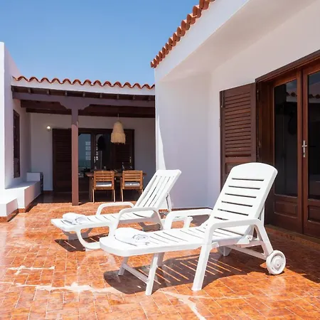 Ferienhaus Home2book Amazing Sea Front House *