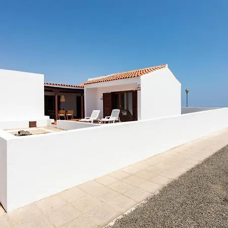 Home2book Amazing Sea Front House Ferienhaus *